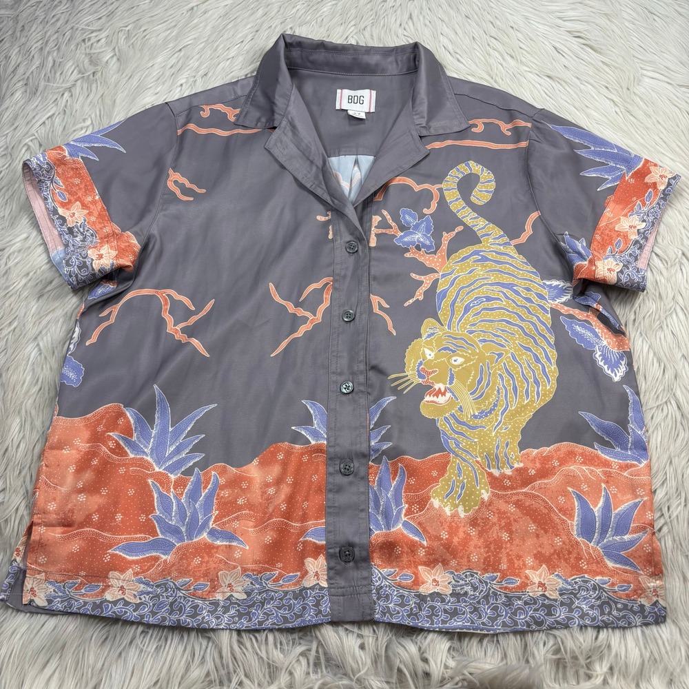 UO BDG Women's S Asher Satin Printed Souvenir Button-Down Shirt Tiger Asian
